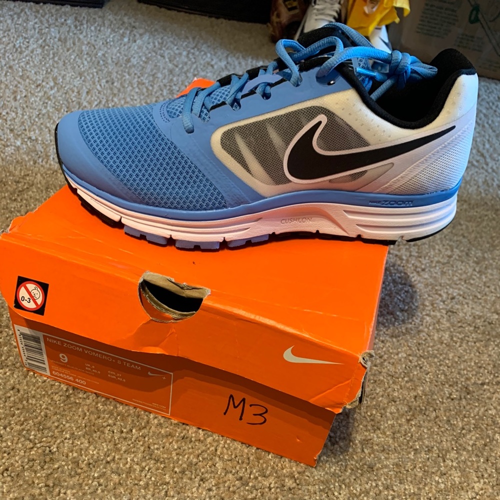 Nike Zoom Vomero Never Worn Size 9